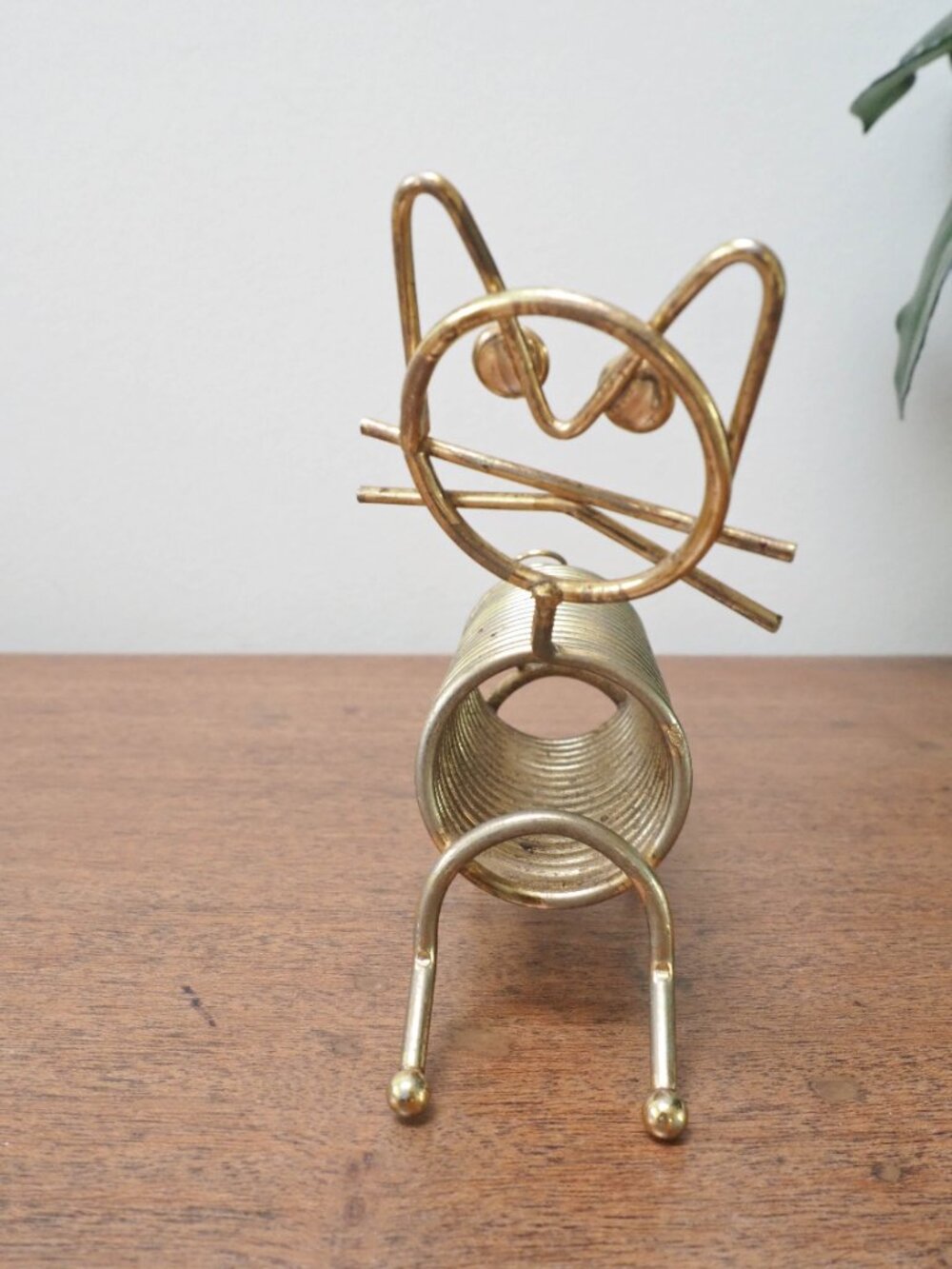 Vtg Brass Spiral Cat - Brass Spring Letter Holder - Desk Organizer - Picture 4 of 9